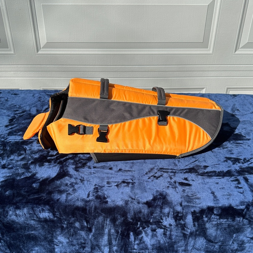 Brand New! Adjustable Dog Life Jacket for Extra Large Dogs 85-100 lbs